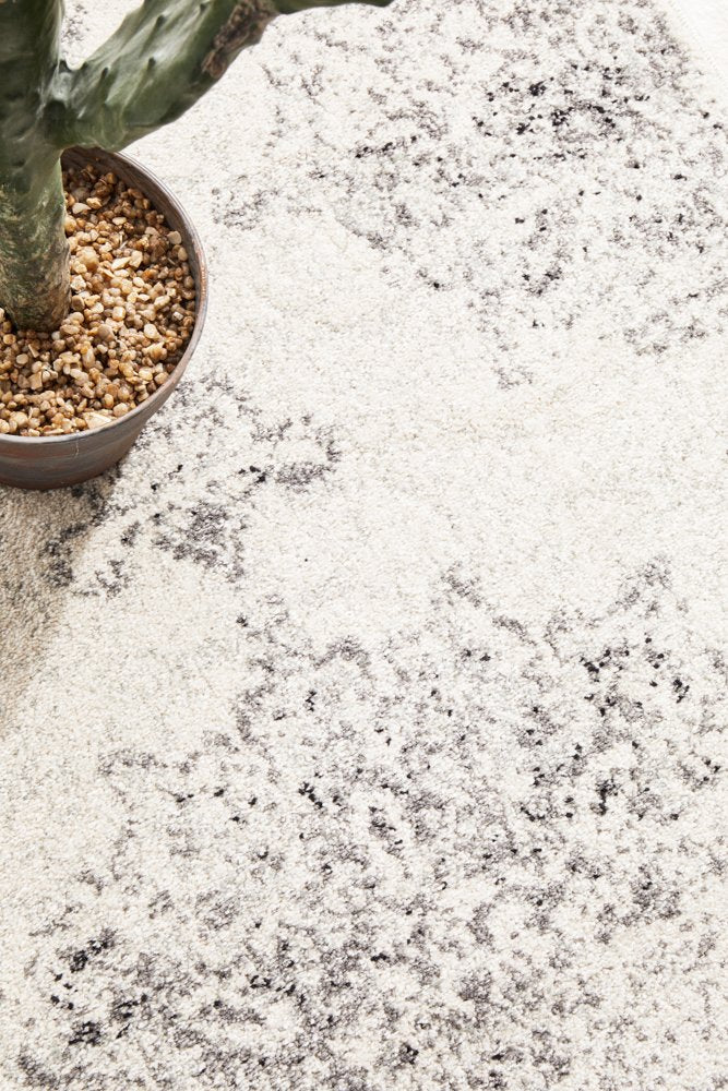 Hilton Silver Runner