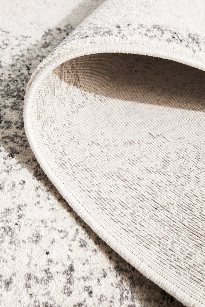 Hilton Silver Runner