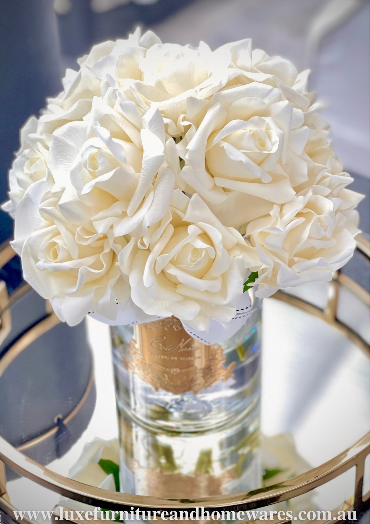 Ex Display Cote Noirè Grand Ivory Roses With Gold Badge