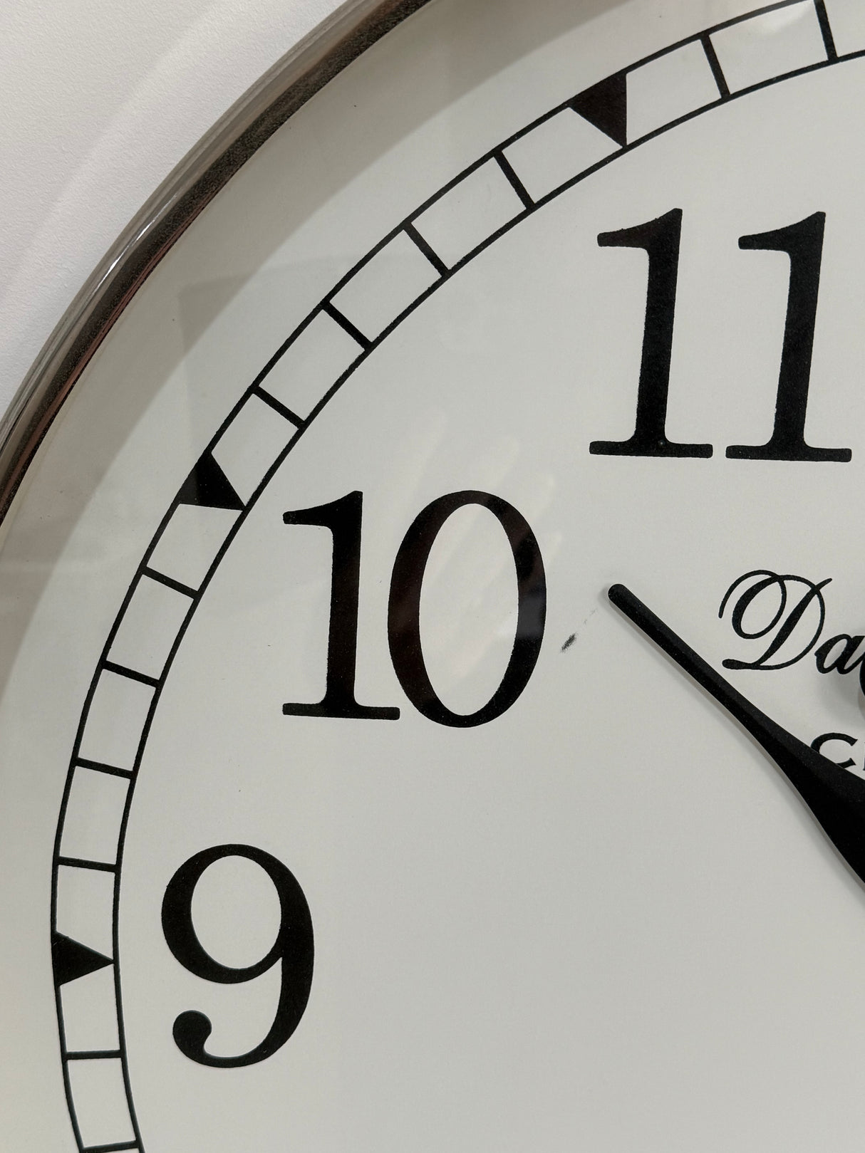 Luxury Wall Clock With White Face In Large - SECONDS