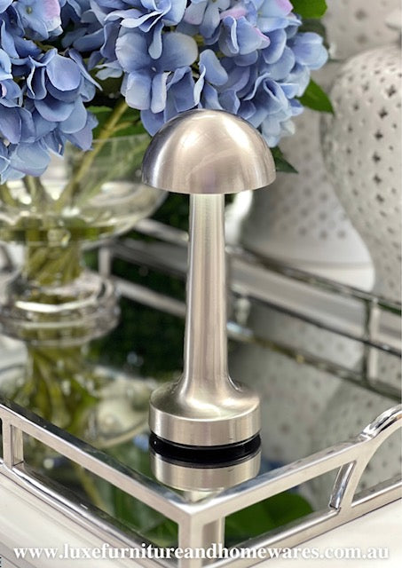 Vogue Round Top USB Touch Lamp In Silver