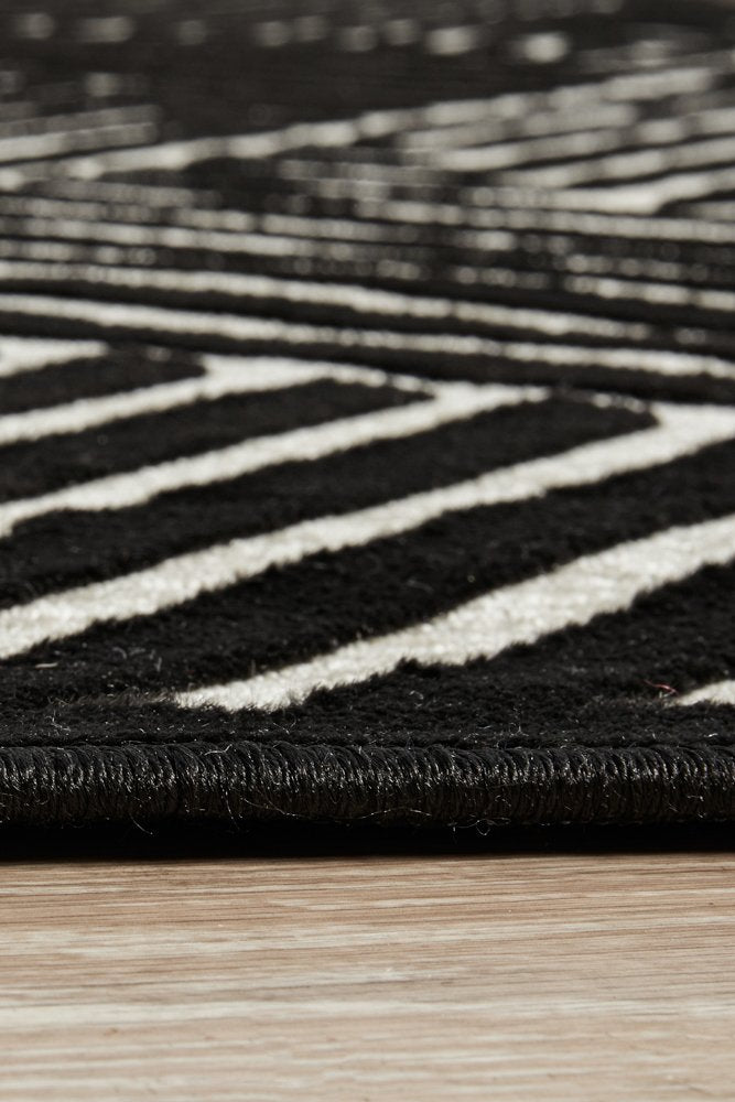 Manhattan Rug In Black Stripe