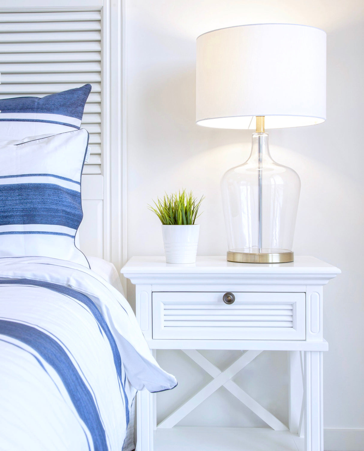 Long Island Bed Side Table In White