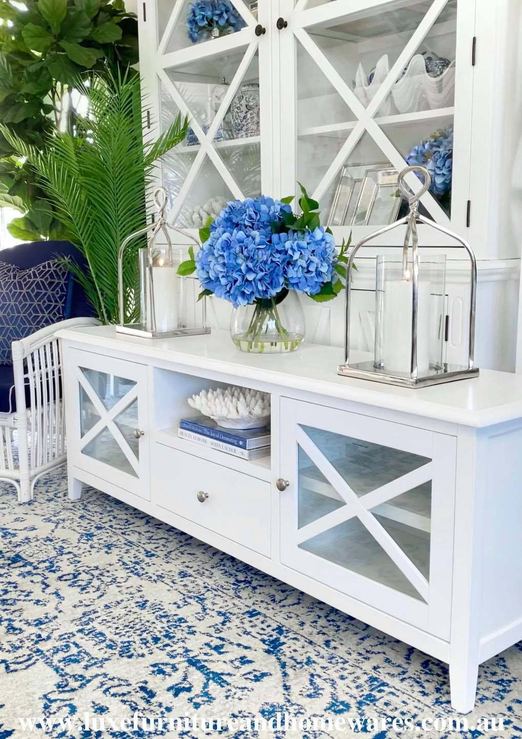 South Hampton Entertainment Unit In White 210cm