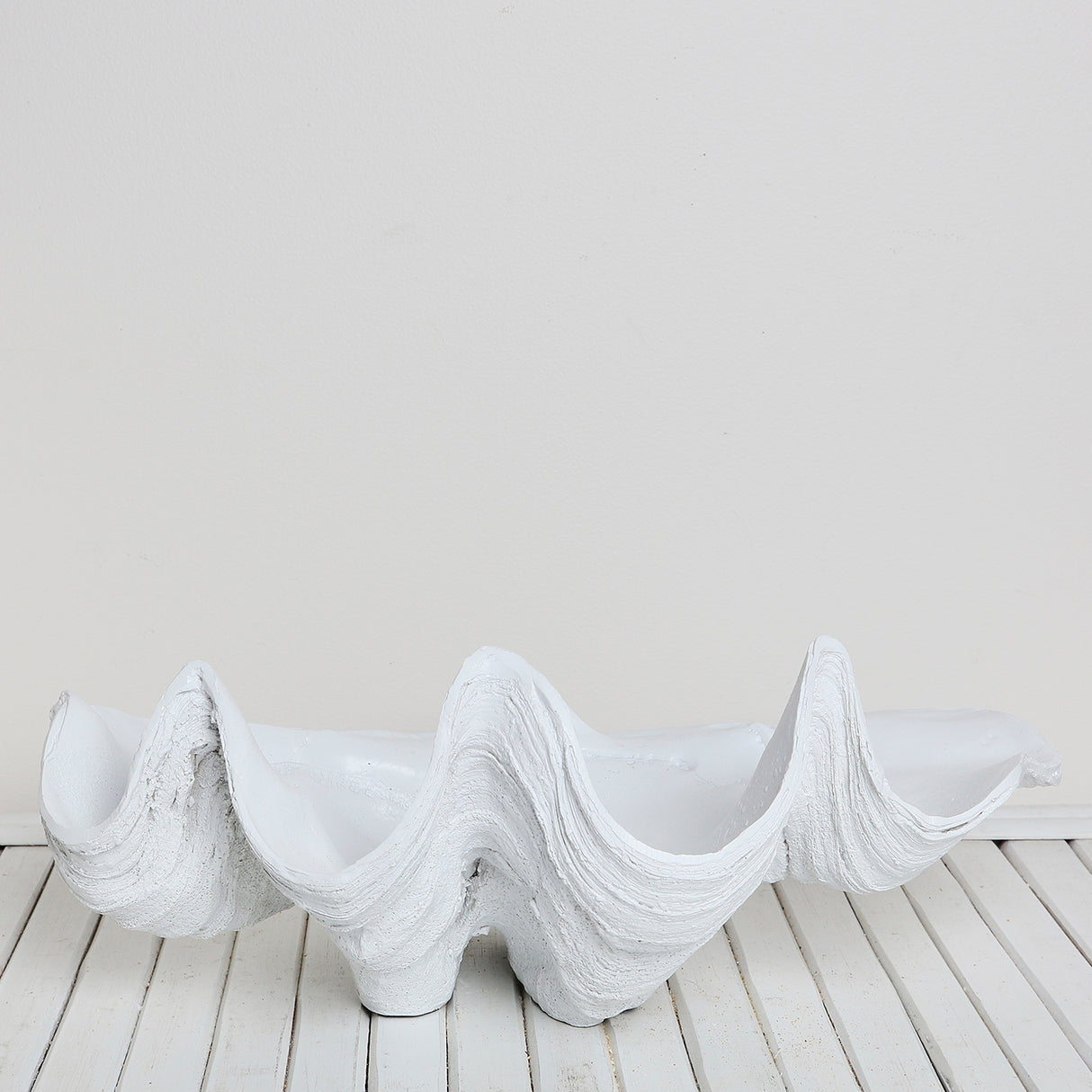 White Faux Clam Shell - Large